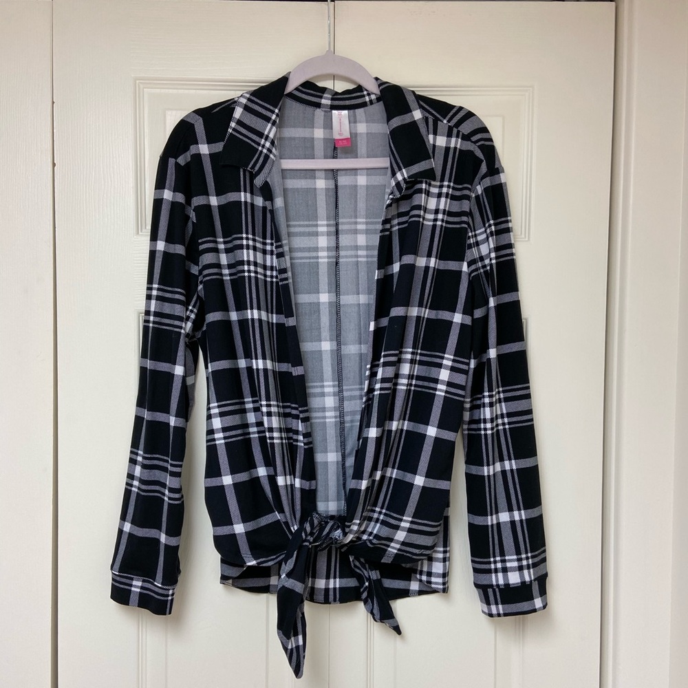 No Boundaries plaid tie flannel